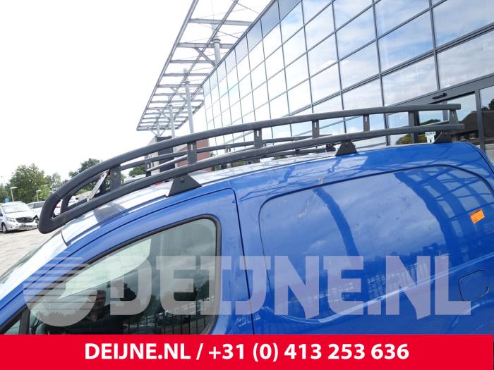 Peugeot Partner 1.6 HDI 75 Phase 2 Samochód złomowany (2015, Niebieski)