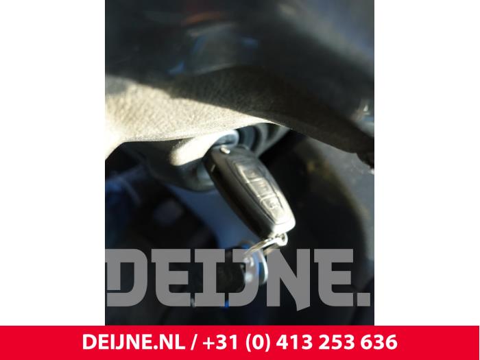 Ford Transit 2.2 TDCi 16V Samochód złomowany (2016, Granit)