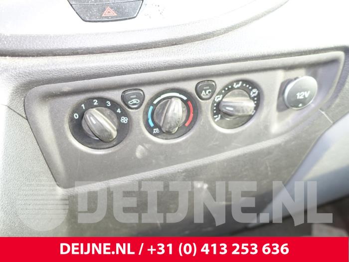 Ford Transit 2.2 TDCi 16V Samochód złomowany (2016, Granit)