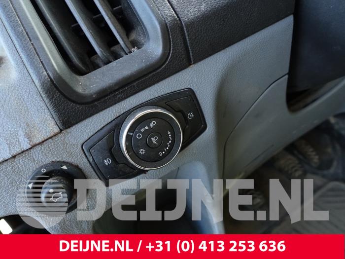Ford Transit 2.2 TDCi 16V Samochód złomowany (2016, Granit)