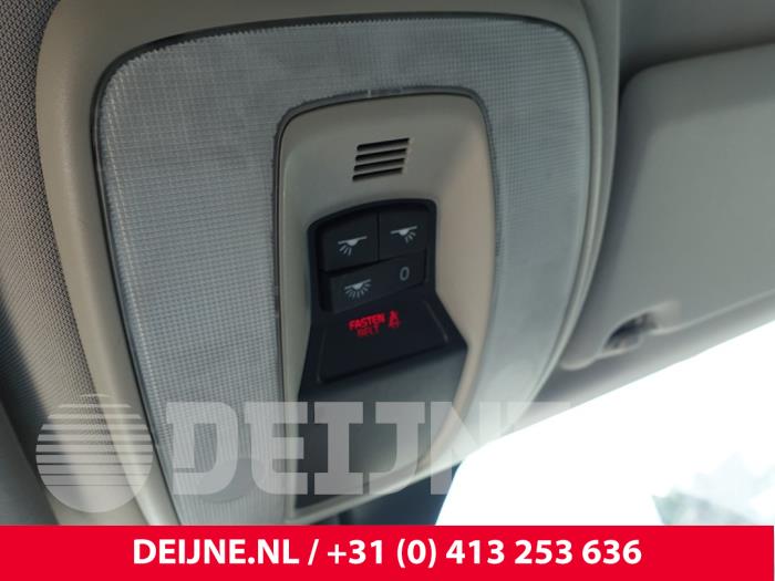 Volvo V50 1.6 D 16V Samochód złomowany (2008, Szary)