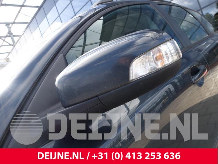 Volvo V50 1.6 D 16V Samochód złomowany (2008, Szary)