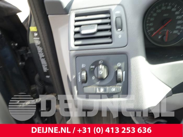 Volvo V50 1.6 D 16V Samochód złomowany (2008, Szary)