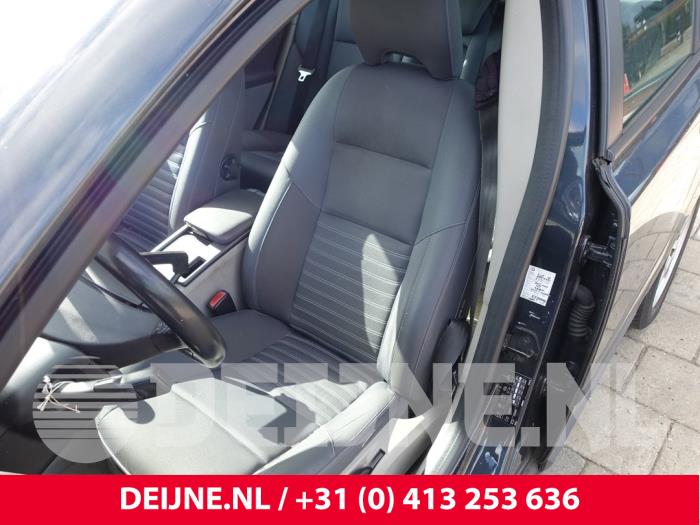 Volvo V50 1.6 D 16V Samochód złomowany (2008, Szary)