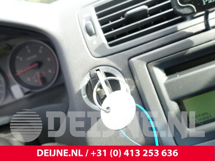 Volvo V50 1.6 D 16V Samochód złomowany (2008, Szary)
