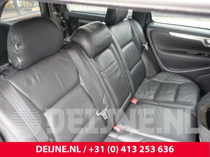 Volvo V70 2.4 D5 20V Samochód złomowany (2008, Szary)