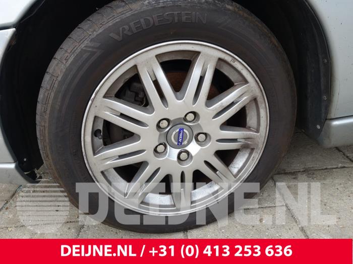 Volvo V70 2.4 D5 20V Samochód złomowany (2008, Szary)