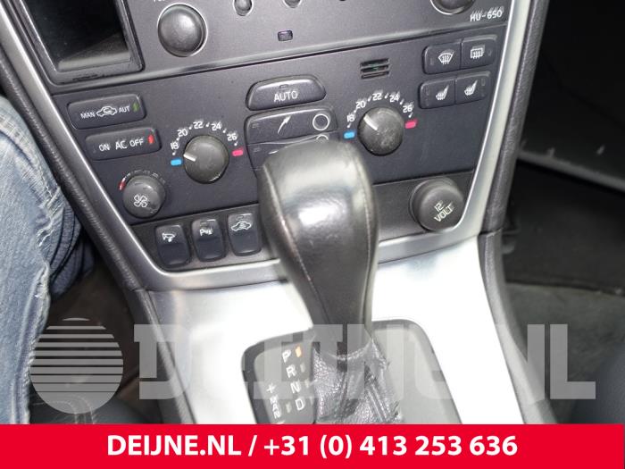 Volvo V70 2.4 D5 20V Samochód złomowany (2008, Szary)