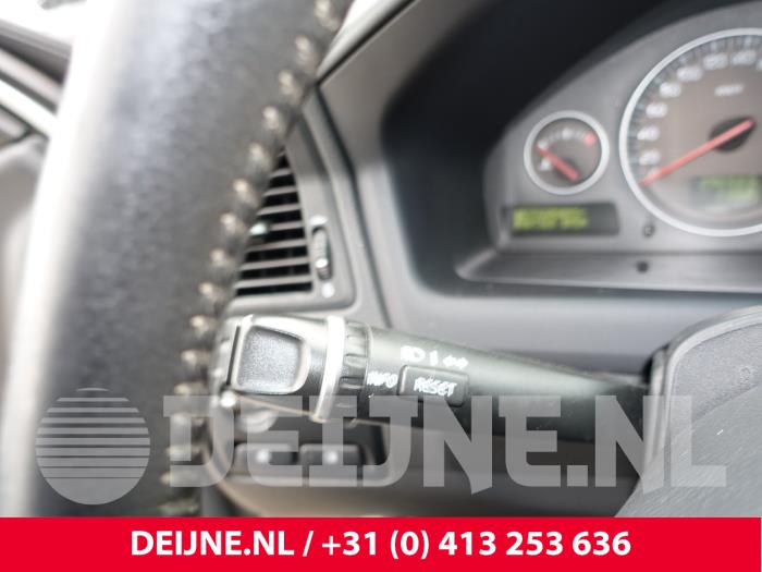 Volvo V70 2.4 D5 20V Samochód złomowany (2008, Szary)