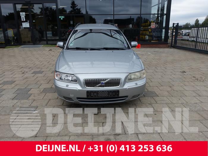 Volvo V70 2.4 D5 20V Samochód złomowany (2008, Szary)