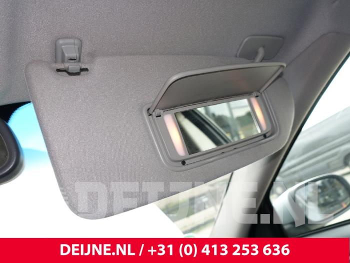 Volvo V70 2.4 D5 20V Samochód złomowany (2008, Szary)