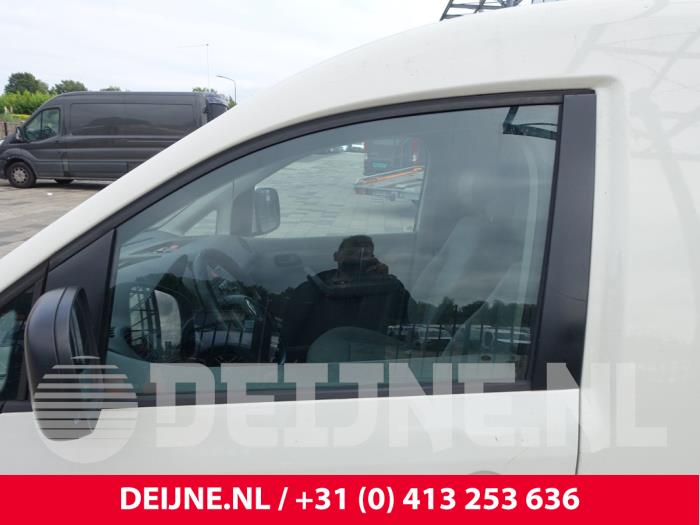 Volkswagen Caddy III 1.9 TDI Samochód złomowany (2004, Bialy)