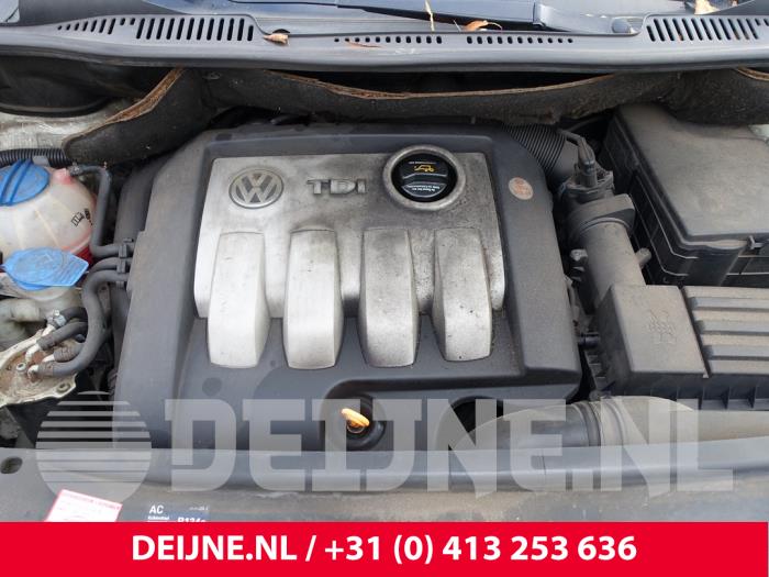 Volkswagen Caddy III 1.9 TDI Samochód złomowany (2004, Bialy)