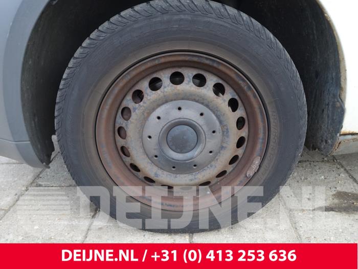 Volkswagen Caddy III 1.9 TDI Samochód złomowany (2004, Bialy)