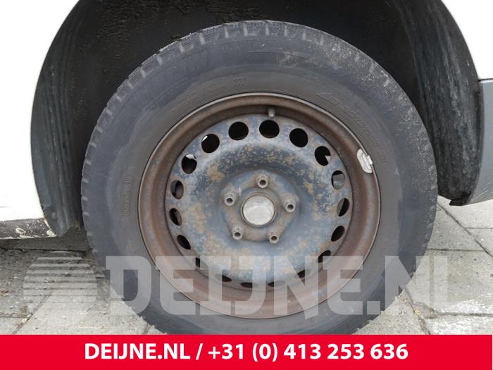 Volkswagen Caddy III 1.9 TDI Samochód złomowany (2004, Bialy)
