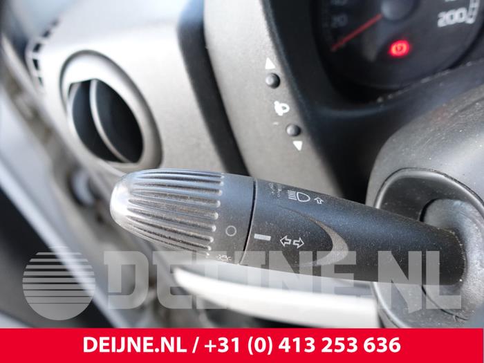 Fiat Doblo Cargo 1.3 D 16V Multijet DPF Samochód złomowany (2009, Srebrnoszary)