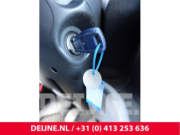 Fiat Doblo Cargo 1.3 D 16V Multijet DPF Samochód złomowany (2009, Srebrnoszary)
