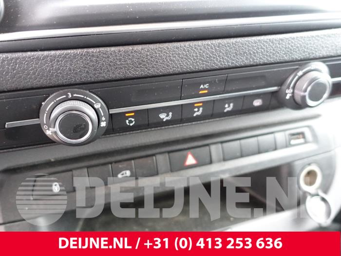 Citroen Jumpy 2.0 Blue HDI 145 Samochód złomowany (2022, Bialy)