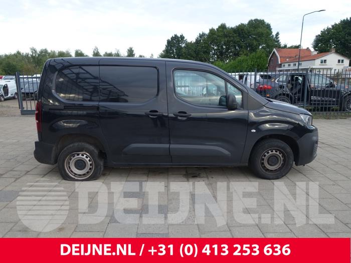 Peugeot Partner 1.5 BlueHDi 100 Samochód złomowany (2020, Czarny)