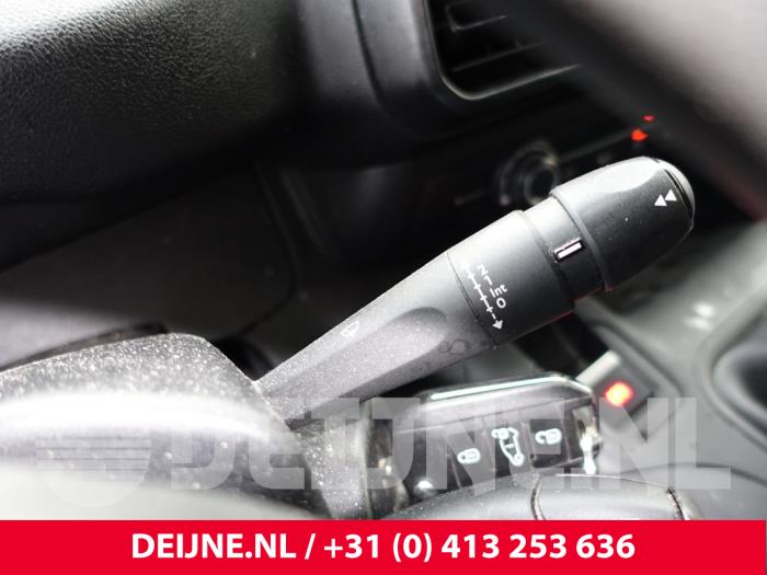 Peugeot Partner 1.5 BlueHDi 100 Samochód złomowany (2020, Czarny)