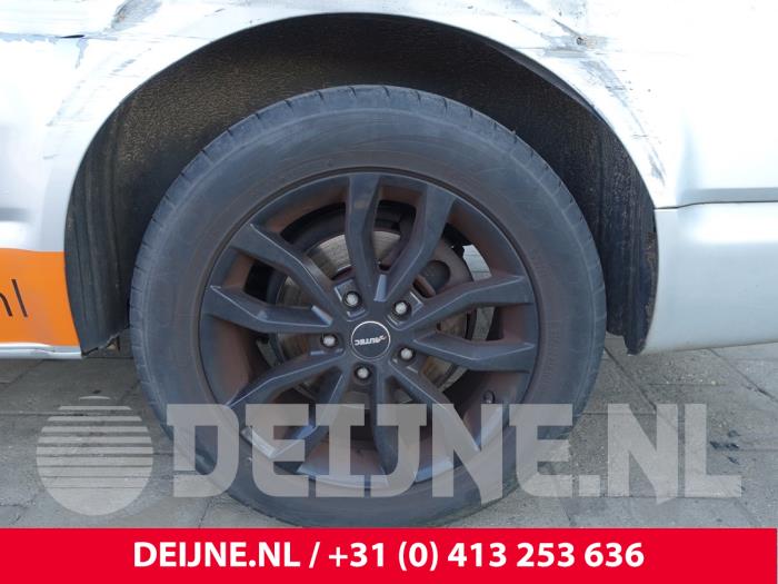 Volkswagen Transporter T5 2.0 BiTDI DRF Épave (2011, Métallisé, Gris argenté)
