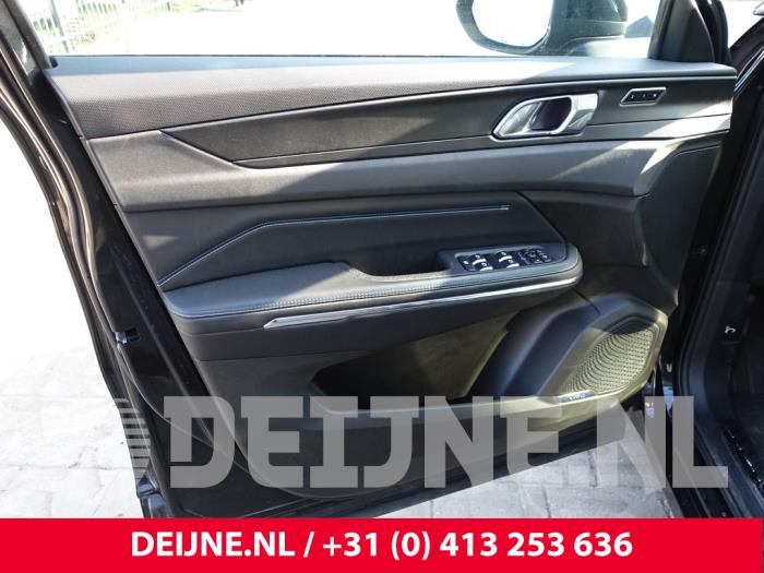 Lynk & Co 01 1.5 PHEV Vehículo de desguace (2021, Negro)