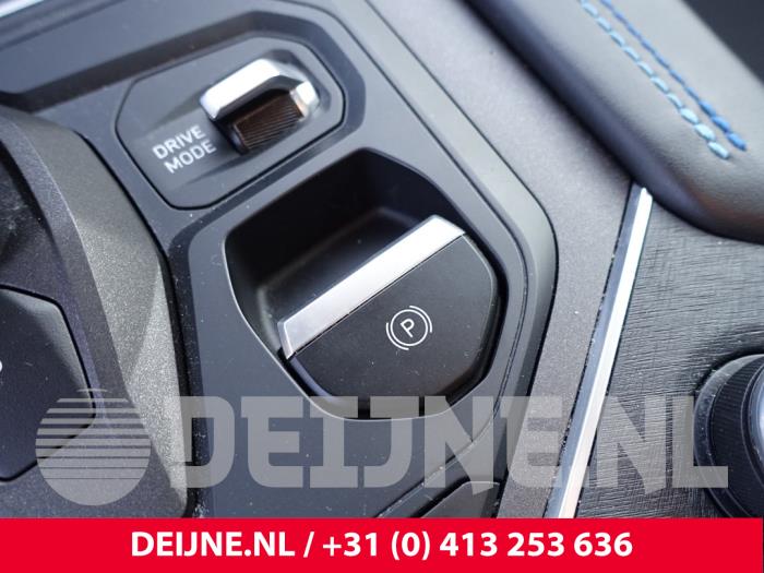 Lynk & Co 01 1.5 PHEV Vehículo de desguace (2021, Negro)