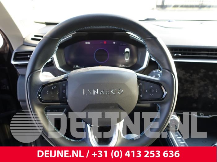 Lynk & Co 01 1.5 PHEV Vehículo de desguace (2021, Negro)