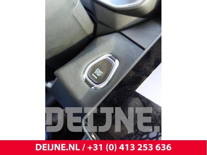 Lynk & Co 01 1.5 PHEV Vehículo de desguace (2021, Negro)