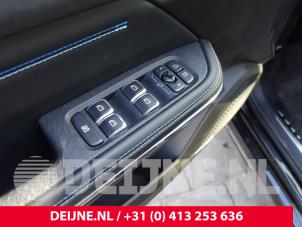 Lynk & Co 01 1.5 PHEV Vehículo de desguace (2021, Negro)