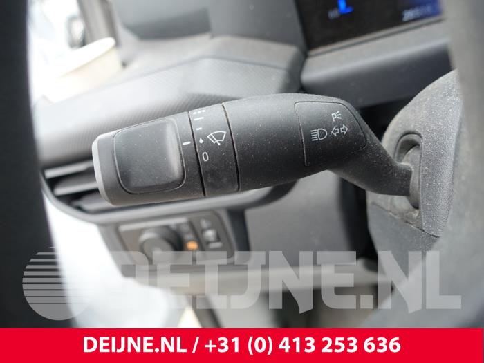 Ford Transit Custom 2.0 EcoBlue 170 Samochód złomowany (2024, Bialy)