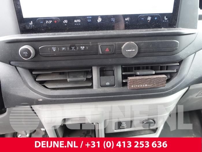 Ford Transit Custom 2.0 EcoBlue 170 Samochód złomowany (2024, Bialy)