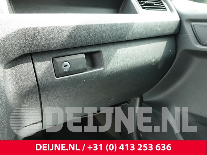 Volkswagen Caddy IV 2.0 TDI 102 Épave (2017, Blanc)