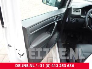 Volkswagen Caddy IV 2.0 TDI 102 Épave (2017, Blanc)
