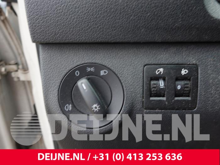 Volkswagen Caddy IV 2.0 TDI 75 Épave (2018, Blanc)