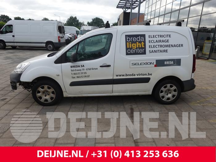 Peugeot Partner 1.6 HDI 90 Vehículo de desguace (2015, Blanco)