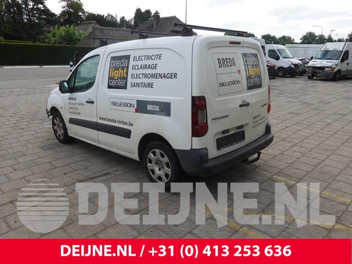 Peugeot Partner 1.6 HDI 90 Vehículo de desguace (2015, Blanco)