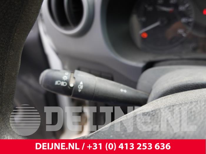 Peugeot Partner 1.6 HDI 90 Vehículo de desguace (2015, Blanco)