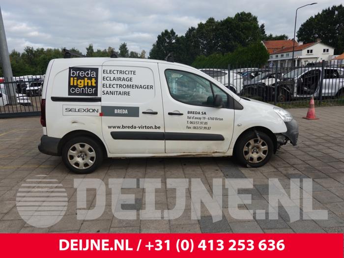 Peugeot Partner 1.6 HDI 90 Vehículo de desguace (2015, Blanco)