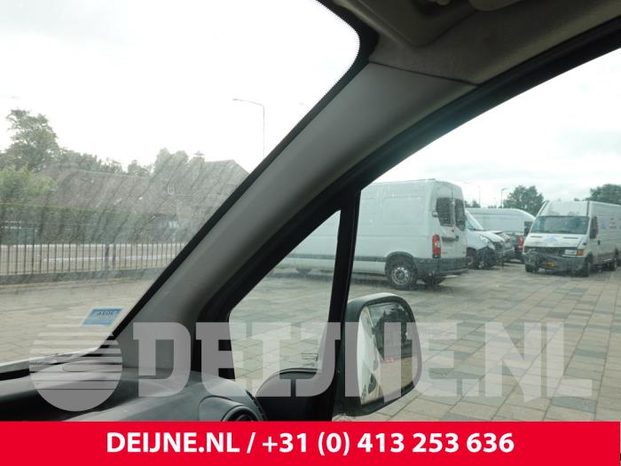 Peugeot Partner 1.6 HDI 90 Vehículo de desguace (2015, Blanco)