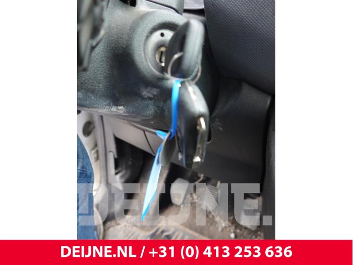 Peugeot Partner 1.6 HDI 90 Vehículo de desguace (2015, Blanco)