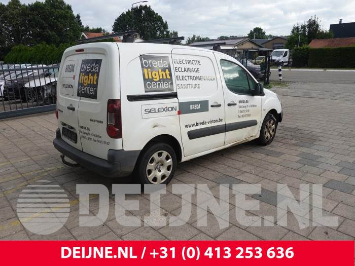 Peugeot Partner 1.6 HDI 90 Vehículo de desguace (2015, Blanco)