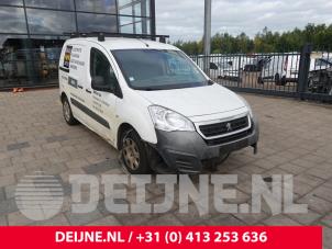 Peugeot Partner 1.6 HDI 90 Vehículo de desguace (2015, Blanco)
