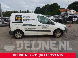 Peugeot Partner 1.6 HDI 90 Vehículo de desguace (2015, Blanco)