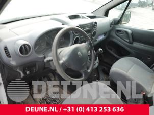 Peugeot Partner 1.6 HDI 90 Vehículo de desguace (2015, Blanco)