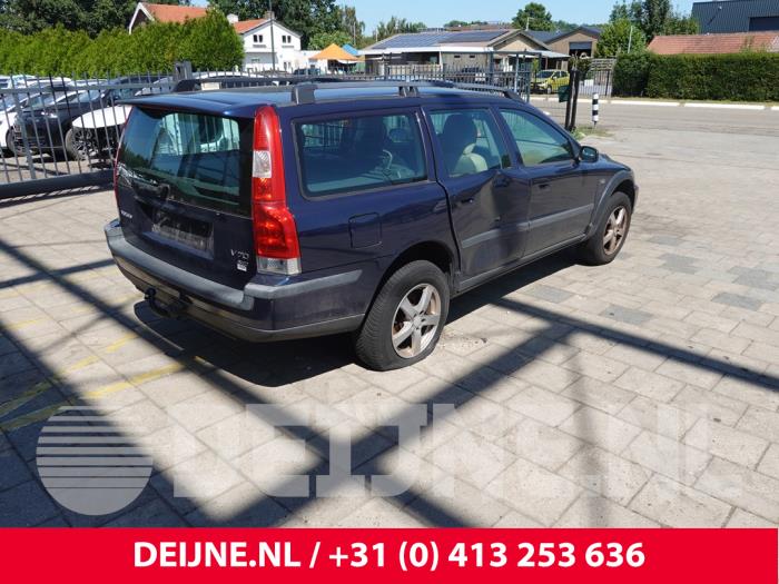Volvo V70 2.4 T 20V AWD Vehículo de desguace (2000, Azul)