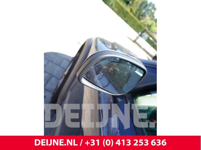 Volvo V70 2.4 T 20V AWD Vehículo de desguace (2000, Azul)