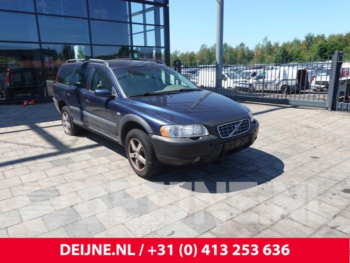 Volvo V70 2.4 T 20V AWD  (Épave)