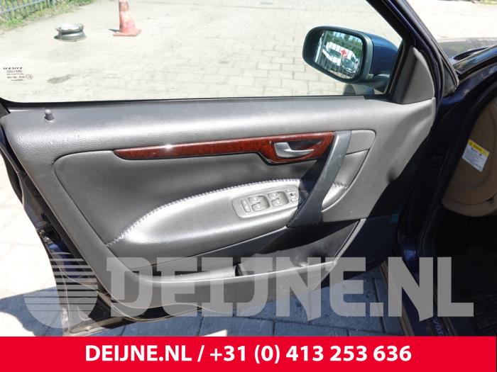 Volvo V70 2.4 T 20V AWD Vehículo de desguace (2000, Azul)