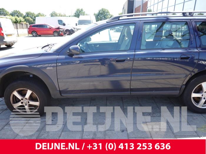 Volvo V70 2.4 T 20V AWD Vehículo de desguace (2000, Azul)